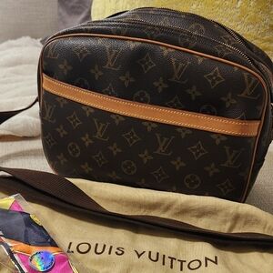 Authentic Louis Vuitton Monogram Reporter PM bag